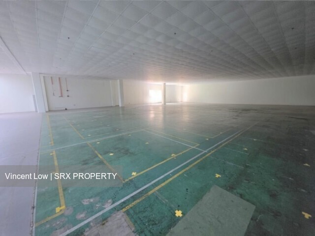 Warehouse beside Bedok MRT and Bedok Mall (D16), Warehouse #568214551